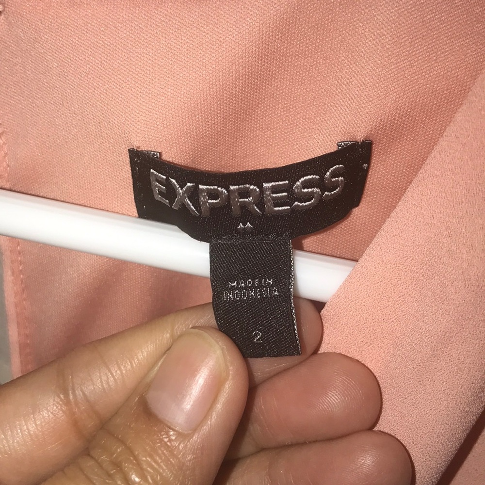 Cute dress from express. Excellent condition - Picture 3 of 3